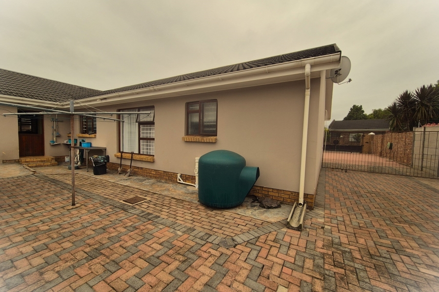 3 Bedroom Property for Sale in Loerie Park Western Cape